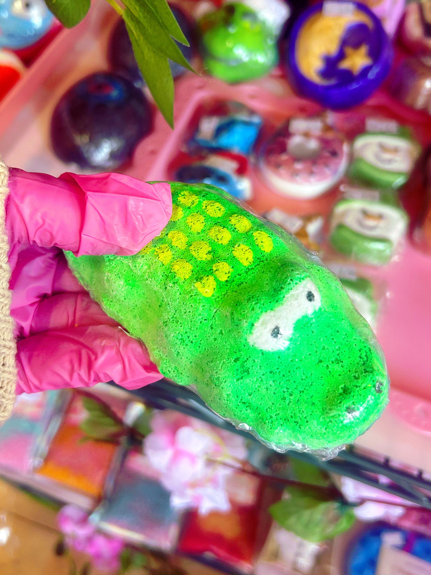 Crocodile bath bomb